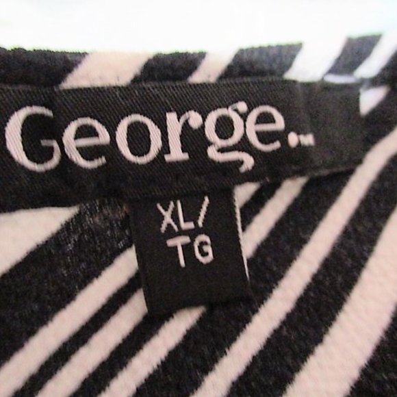 Beautiful Black& White Stripe Tank Top - Picture 4 of 5